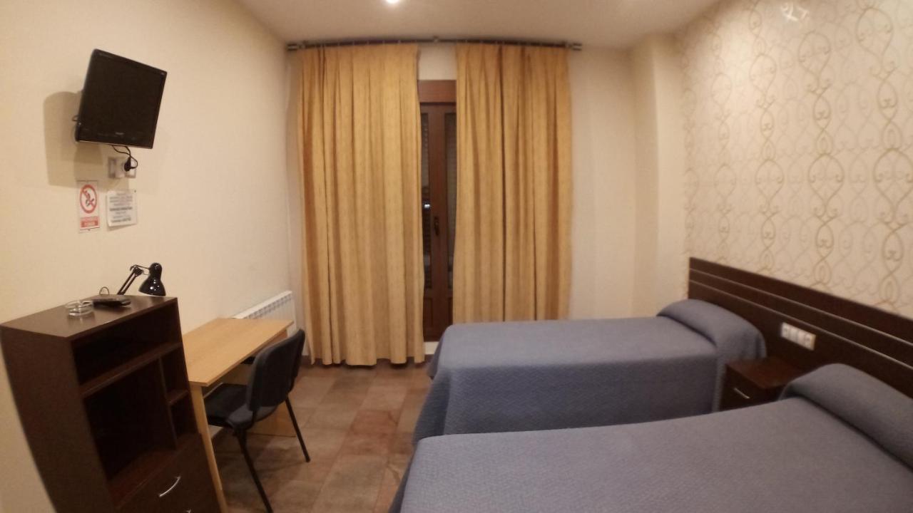 Hostal Venecia II Monzón المظهر الخارجي الصورة